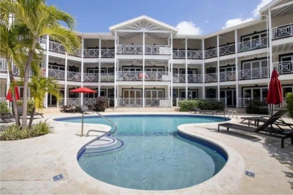 Lantana 43 St James Saint James